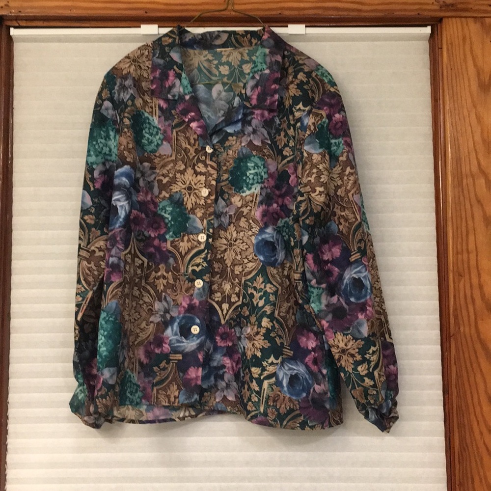 XL women’s button up blouse